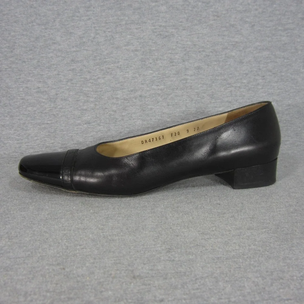 Salvatore Ferragamo Riguccia Pump 9 AA Black Leather Patent Cap Toe Slip On Heel